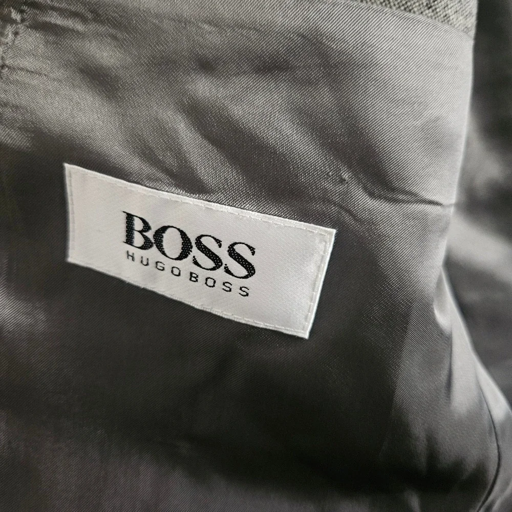 Hugo Boss Grey Virgin Wool Blazer 42R Made in Germany Tataglia Chicago SportCoat